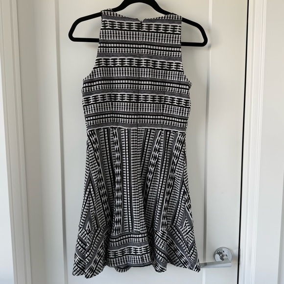 LOFT Geometric Mini Dress - Picture 5 of 6